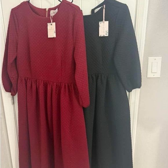 Dainty Jewells Burgundy Midi Dress - Picture 2 of 3